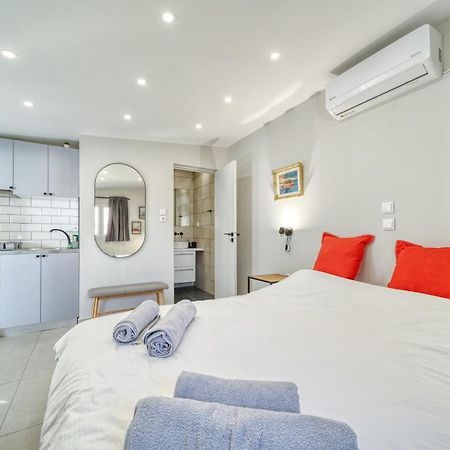 Chic Rooftop Studio W/ Terrace - Near Acropolis أثينا المظهر الخارجي الصورة
