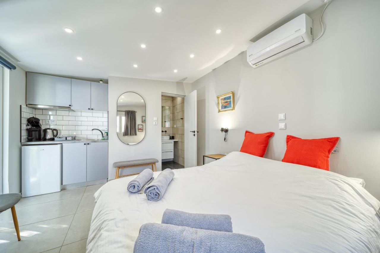 Chic Rooftop Studio W/ Terrace - Near Acropolis أثينا المظهر الخارجي الصورة