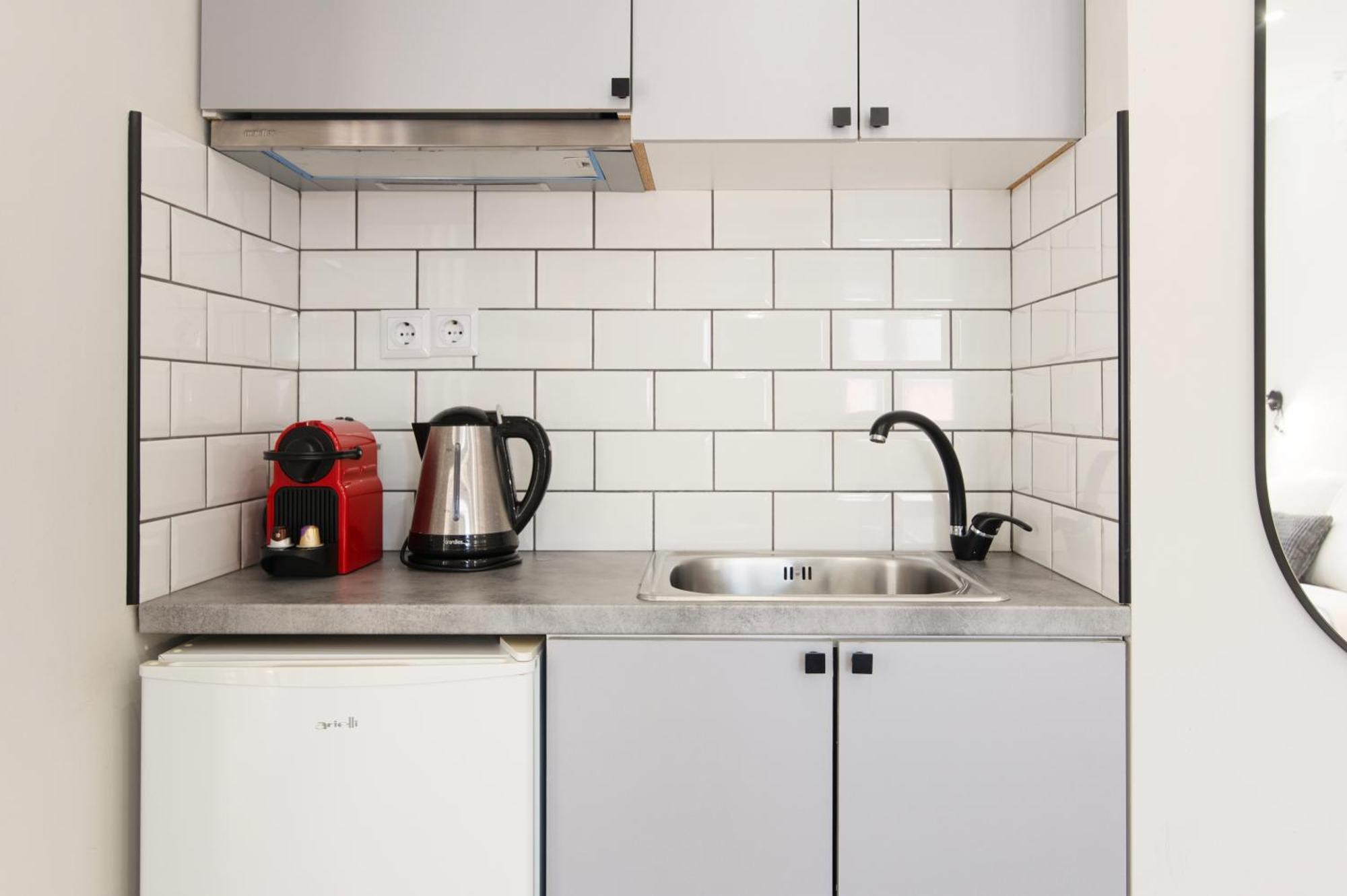Chic Rooftop Studio W/ Terrace - Near Acropolis أثينا المظهر الخارجي الصورة